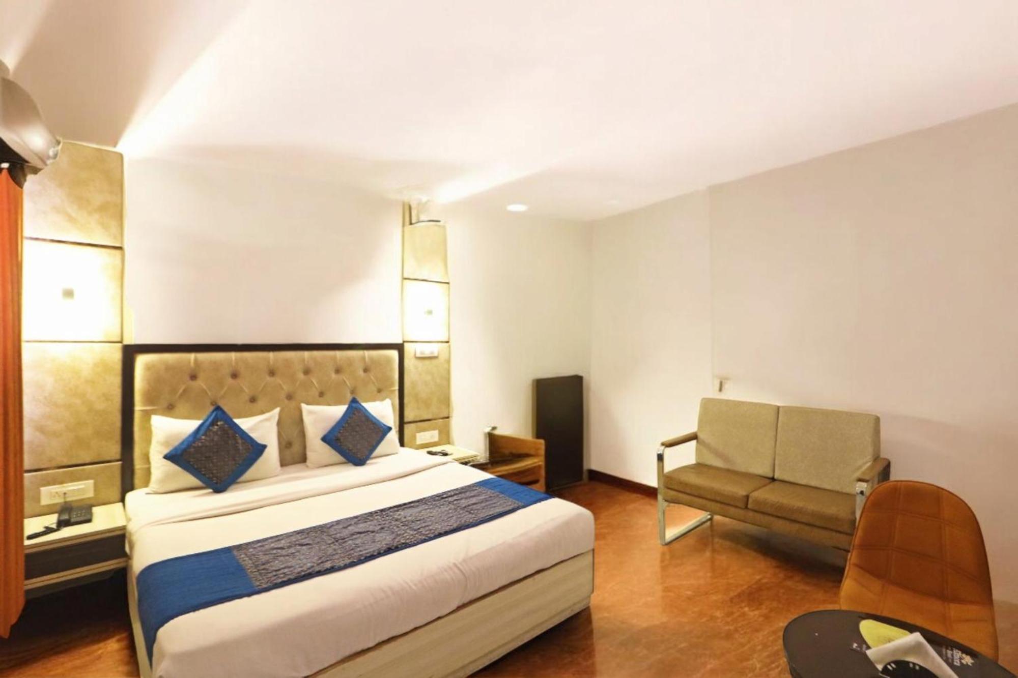 The Almora Residency - Complimentary Airport Trasnfer Hotel New Delhi Exterior photo